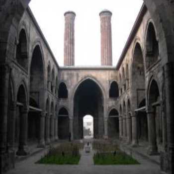 Çifte Minareli Medrese Erzurum