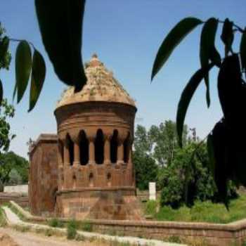 Emir Bayındır Kümbeti (Ahlat) Bitlis