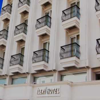  İleri Hotel & Apartments Ilıca / İzmir