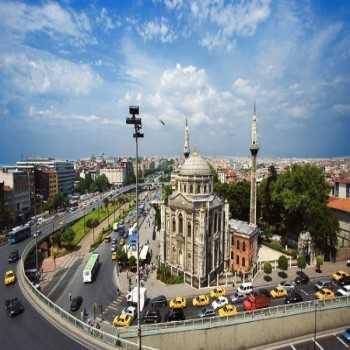 Pertevniyal Valide Sultan Camii İstanbul