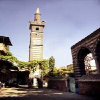 Şeyh Mutahhar Camii Diyarbakır